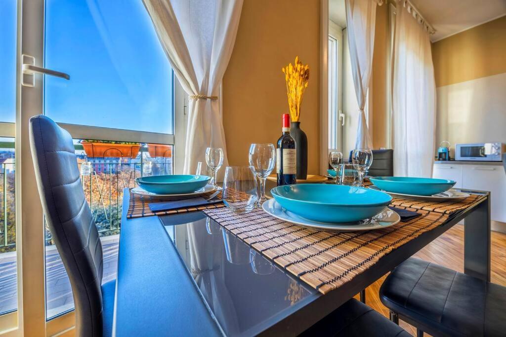 Sunny & Updated Flat With Panoramic City View 50M From M4 Stop Mediolan Zewnętrze zdjęcie