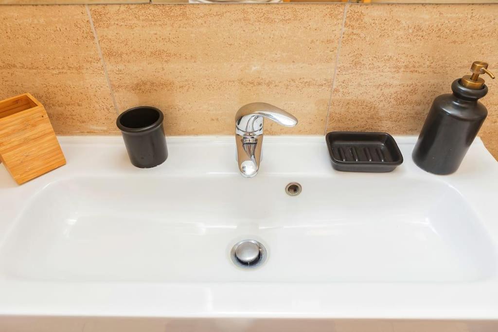 Sunny & Updated Flat With Panoramic City View 50M From M4 Stop Mediolan Zewnętrze zdjęcie
