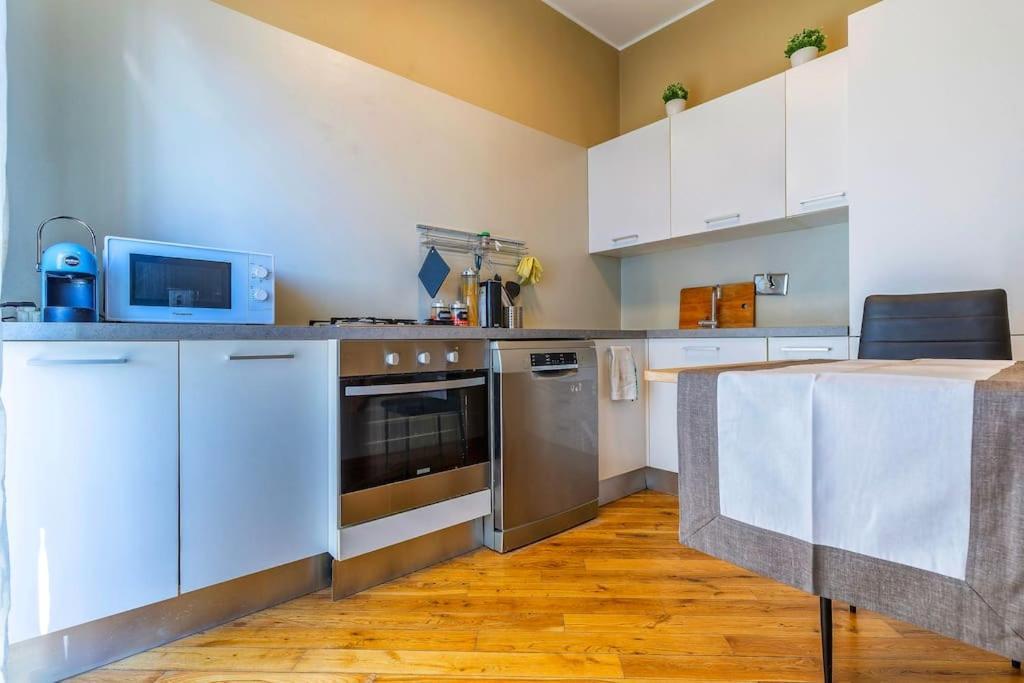 Sunny & Updated Flat With Panoramic City View 50M From M4 Stop Mediolan Zewnętrze zdjęcie