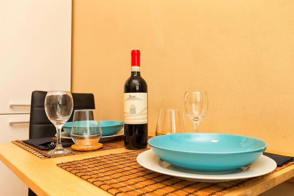 Sunny & Updated Flat With Panoramic City View 50M From M4 Stop Mediolan Zewnętrze zdjęcie