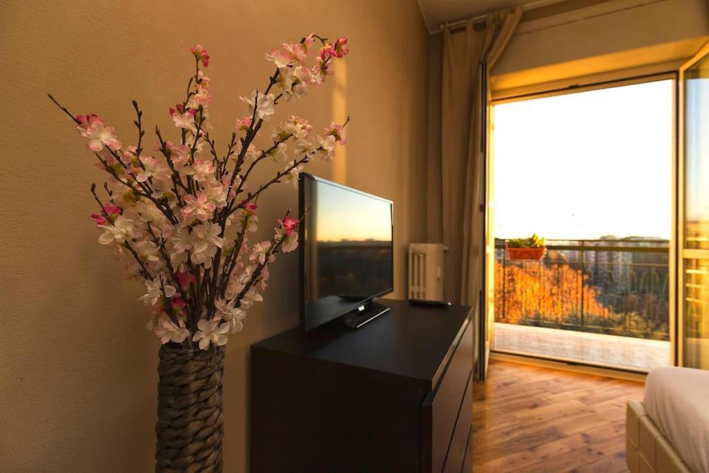Sunny & Updated Flat With Panoramic City View 50M From M4 Stop Mediolan Zewnętrze zdjęcie