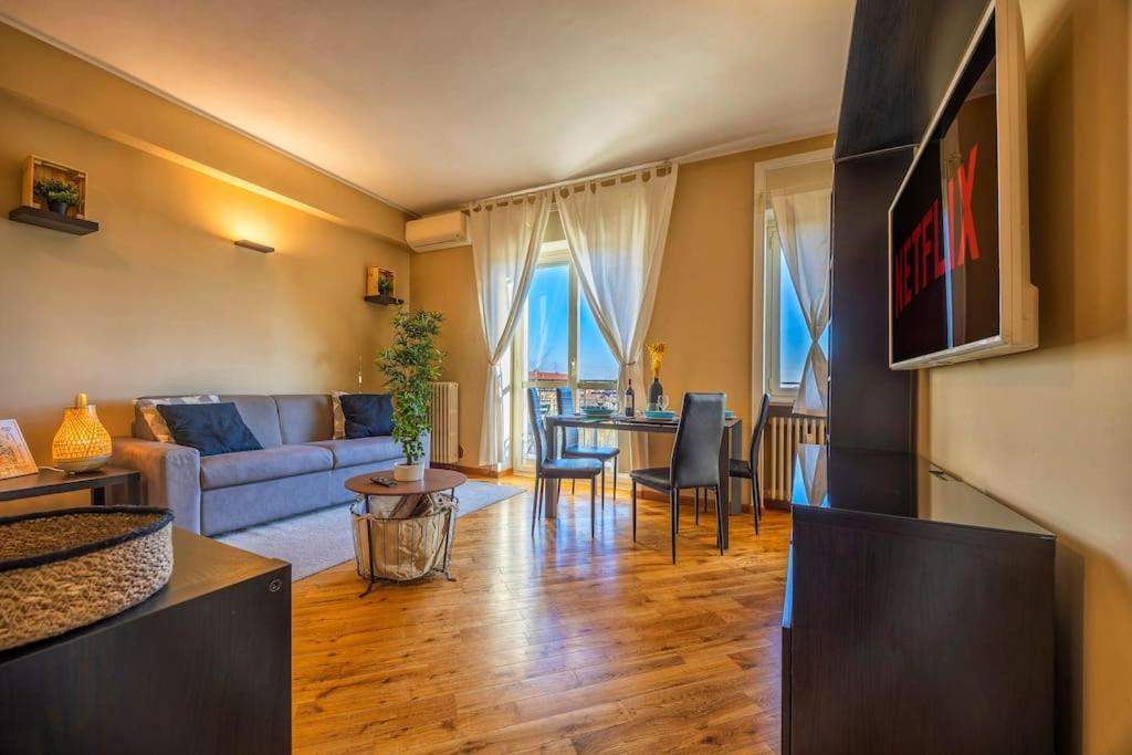 Sunny & Updated Flat With Panoramic City View 50M From M4 Stop Mediolan Zewnętrze zdjęcie