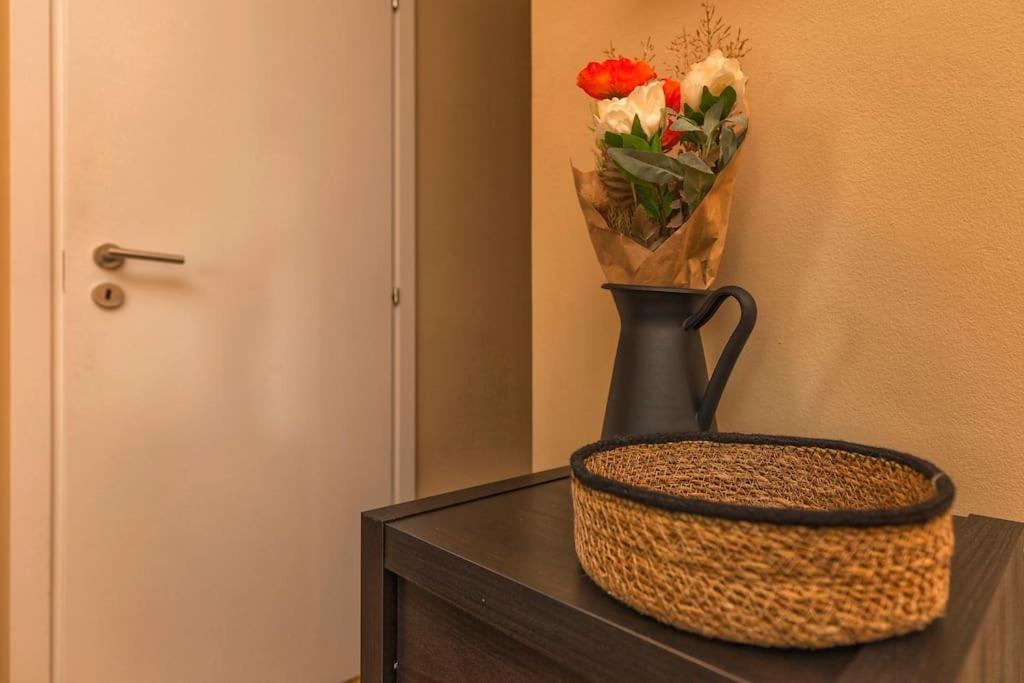 Sunny & Updated Flat With Panoramic City View 50M From M4 Stop Mediolan Zewnętrze zdjęcie