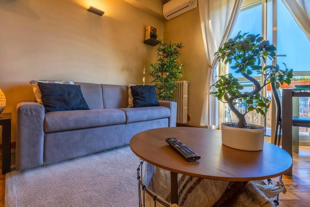 Sunny & Updated Flat With Panoramic City View 50M From M4 Stop Mediolan Zewnętrze zdjęcie