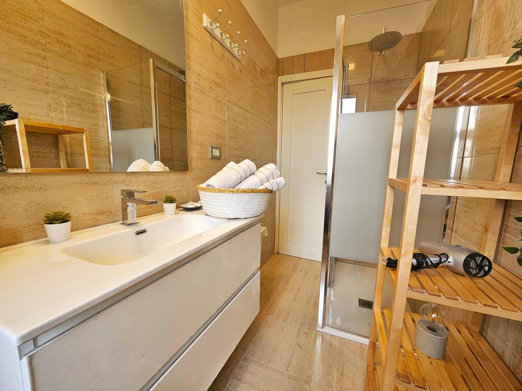 Sunny & Updated Flat With Panoramic City View 50M From M4 Stop Mediolan Zewnętrze zdjęcie